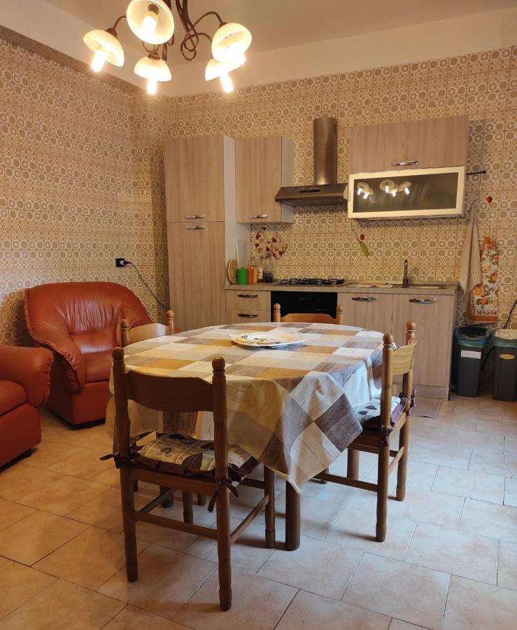 דירות צ'יניזי Casa Vacanza Di Maggio מראה חיצוני תמונה
